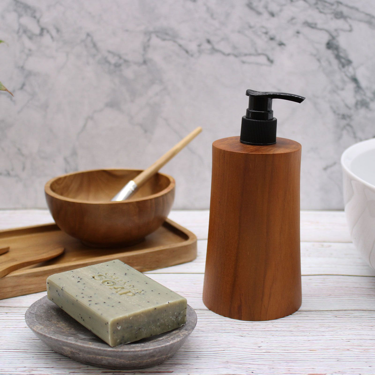 Dispensador de Jabón de Madera de Teca Natural - Cónico