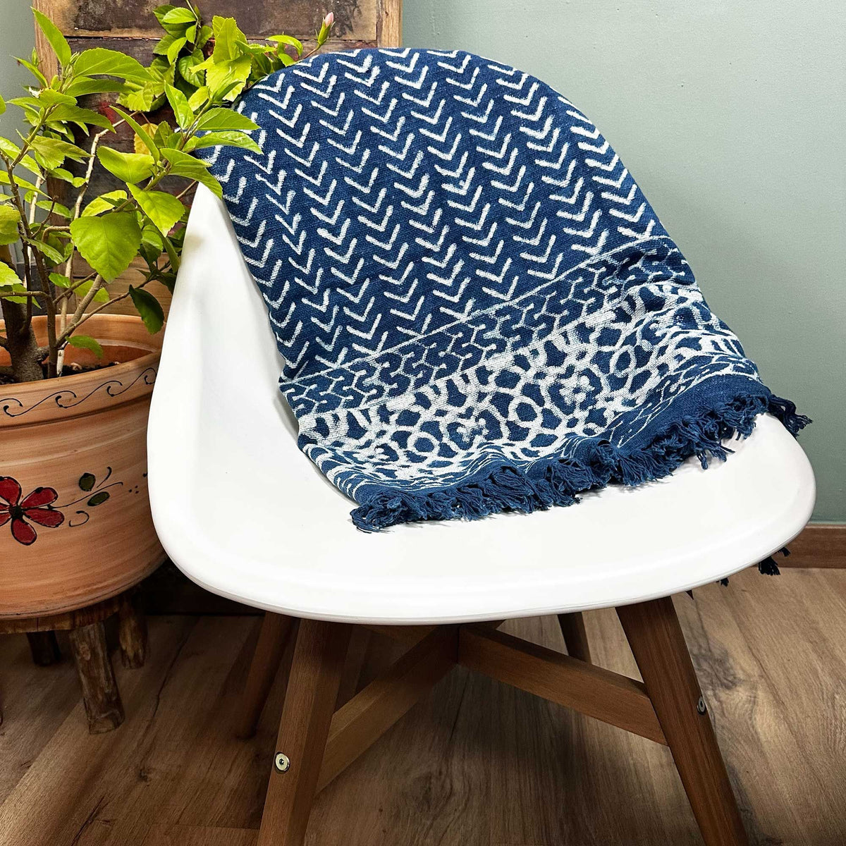 Manta Índigo Hecha a Mano - 170 × 120 cm - Flechas Seedha