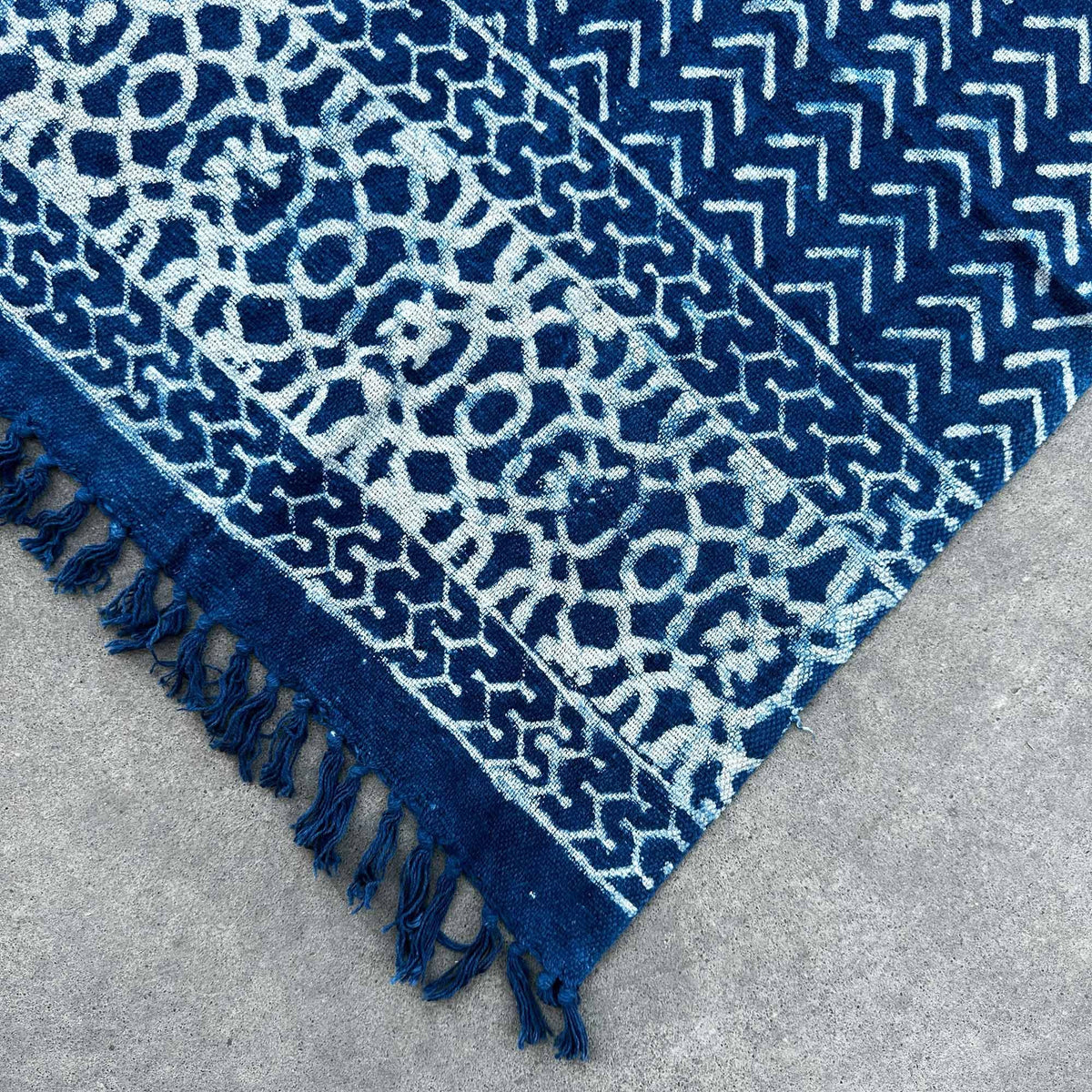 Manta Índigo Hecha a Mano - 170 × 120 cm - Flechas Seedha