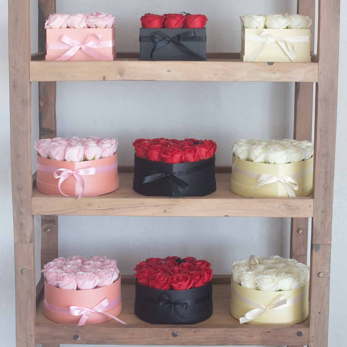 Caja de Regalo Flores de Jabón - 9 Rosas Crema - Cuadrada