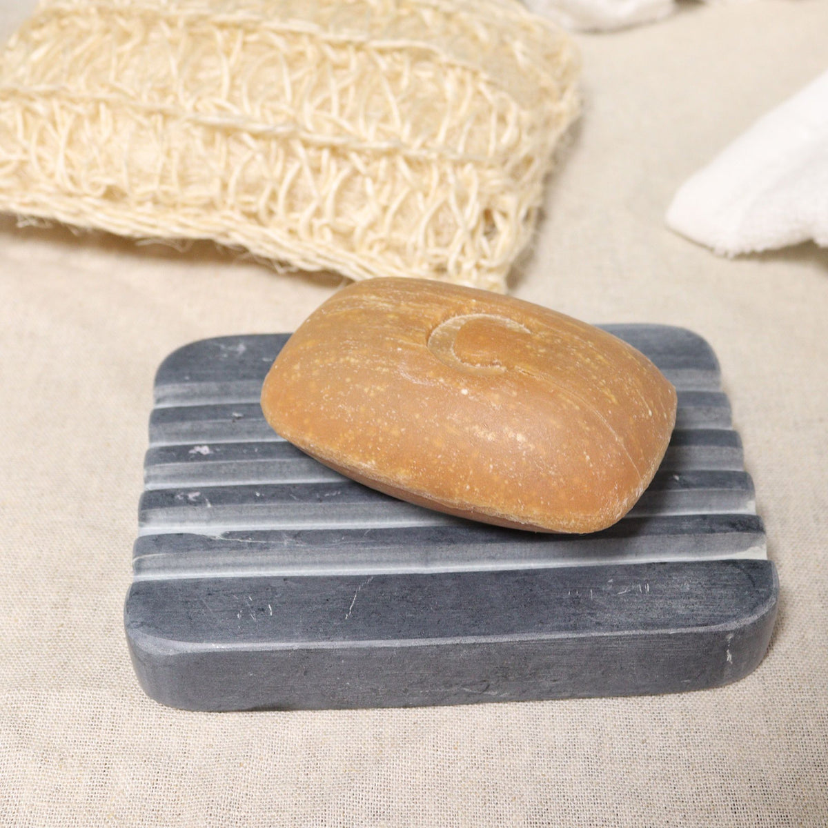 Jabonera de Esteatita Gris 12 × 8,5 cm - Estrías Profundas