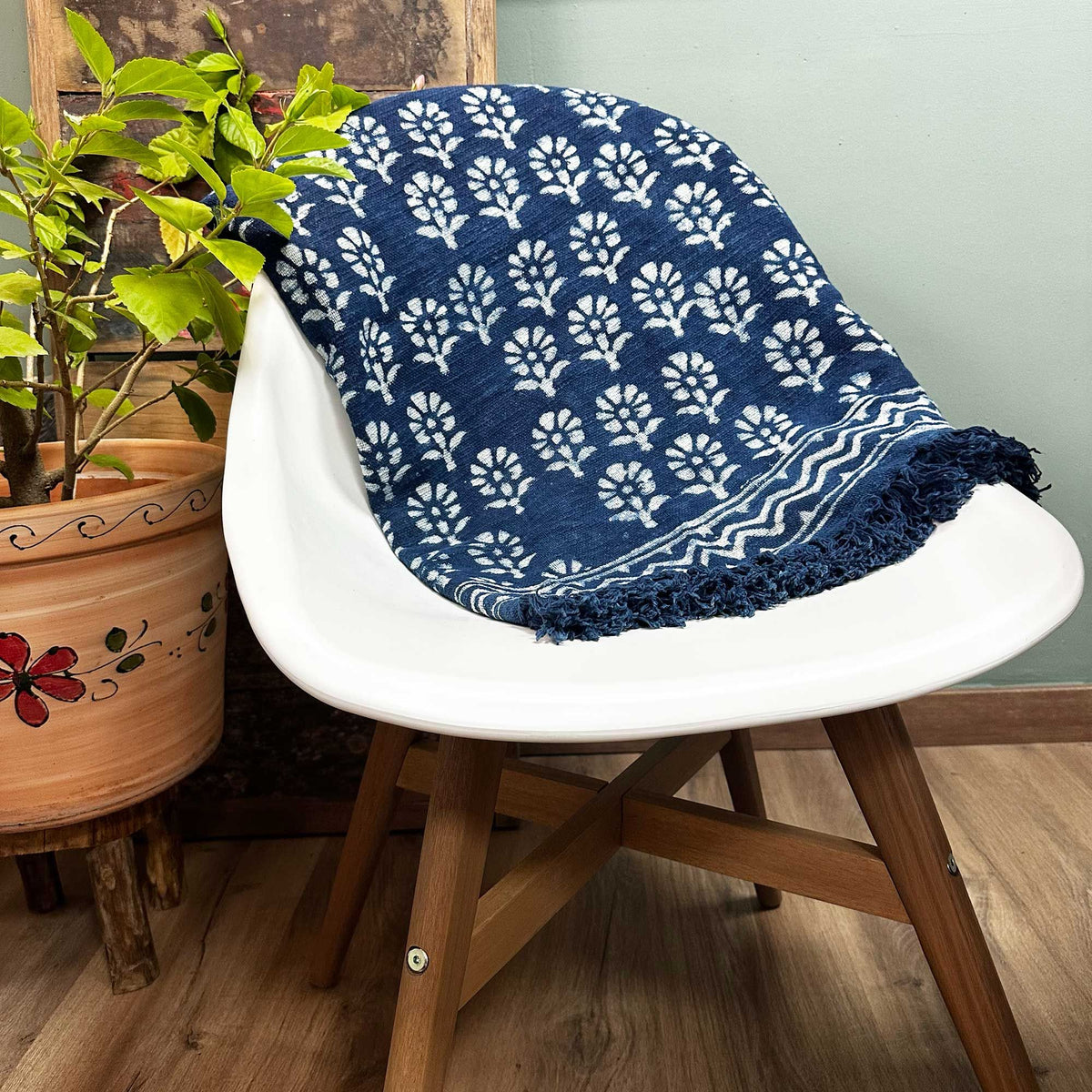 Manta Índigo Hecha a Mano - 170 × 120 cm - Flor Chhota