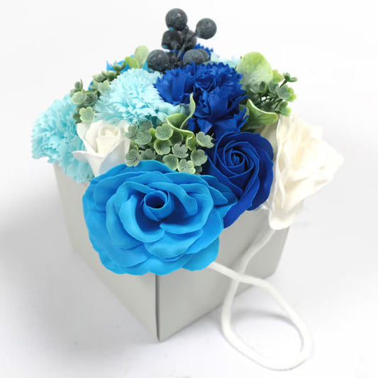 Bouquet de Flores de Jabón Rosas Azules y Clavel