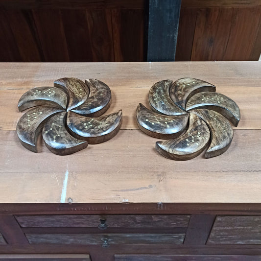 Quemador de Incienso con Signos del Zodíaco de Latón Grabado Forma de Luna