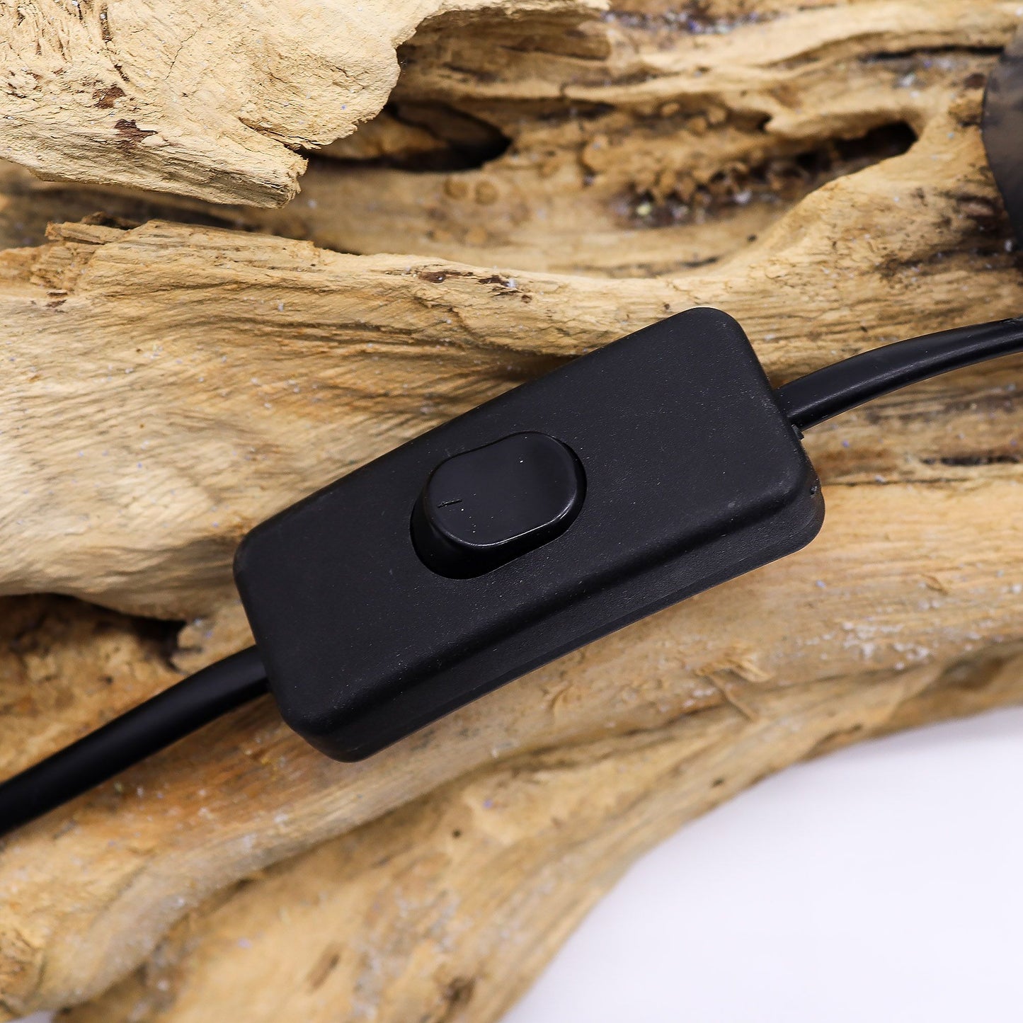 Lámpara de Mesa con Pantalla Esférica - A Rayas