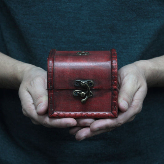 Cofre Clásico Pequeño de Madera con Acabado Envejecido