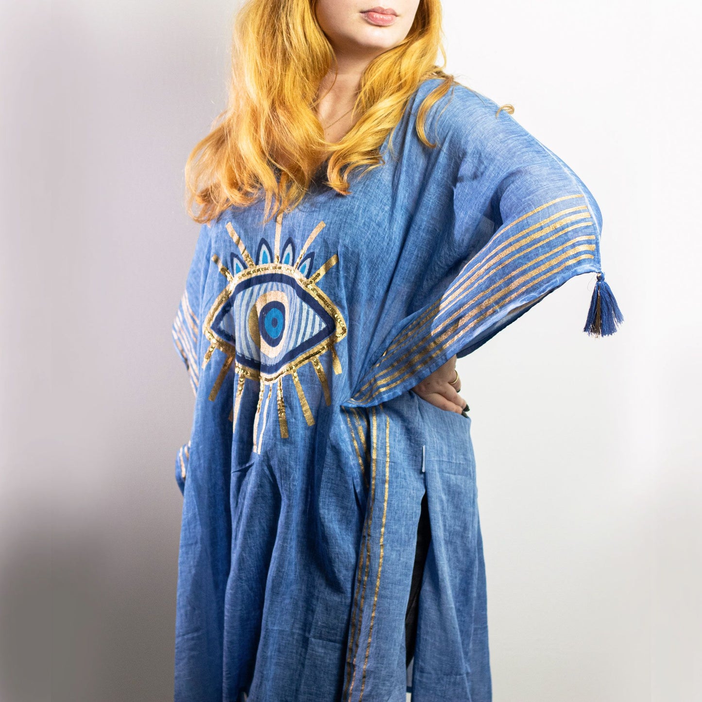 Nomad Sari Kaftan – Estampado de ojo turco azul intenso y dorado