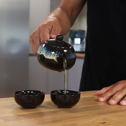 Set de Tetera Esmaltada Negra con 2 Tazas – Elegancia y Ritual del Té