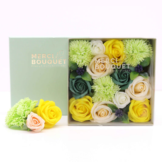 Caja Cuadrada - Celebraciones de Primavera - Amarillo y Verdes - Flores de Jabón