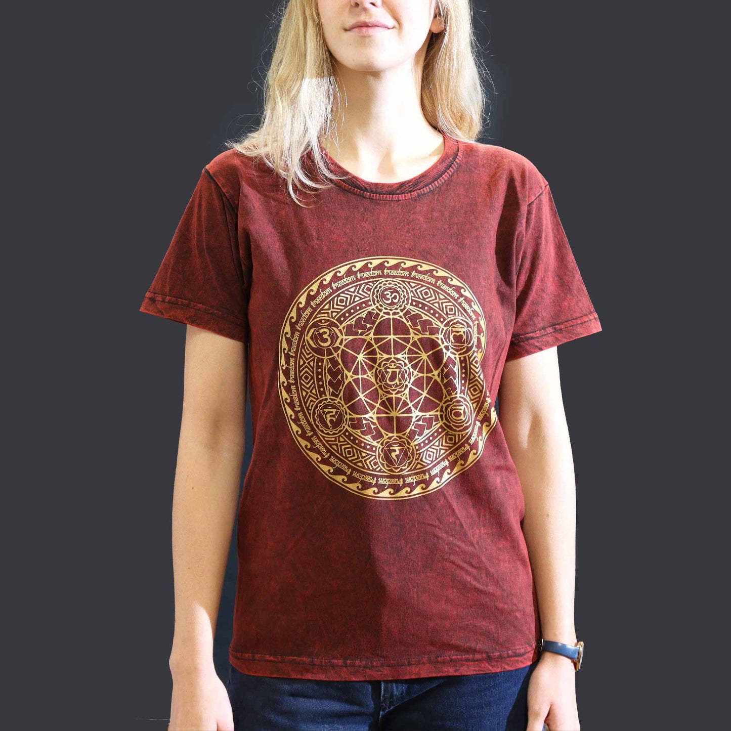 Camiseta Nomad Sari Pequeña - Chakra - Granate