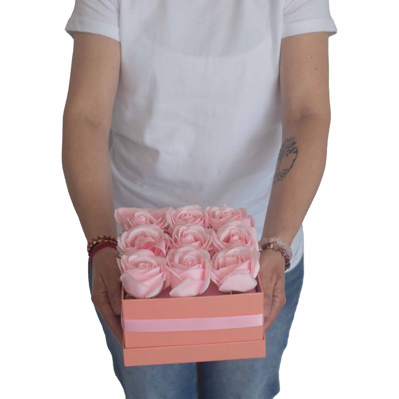 Caja de Regalo - Flor de Jabón  13 Rosas Rosas - corazon