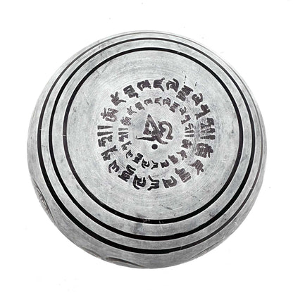 Cuenco Tibetano de polvo de tierra con Figura Om Five Buddha (16cm)