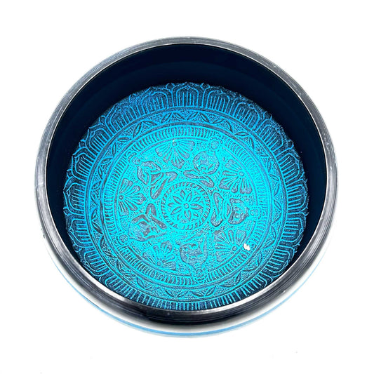 Cuenco Tibetano de Polvo de la Tierra con Figura de Cinco Budas y Mantra Azul (16cm)